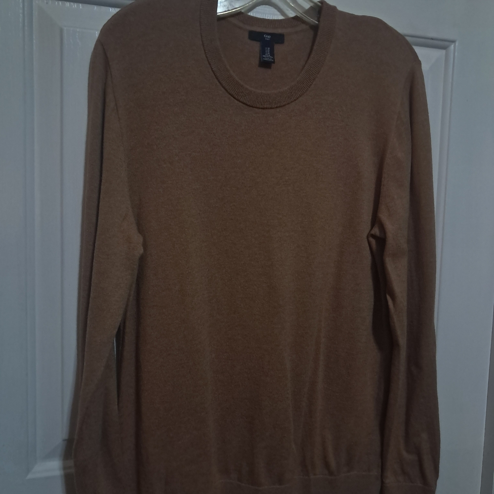 GAP Men's Crewneck Sweater in Warm Camel